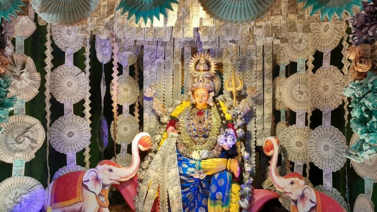 Palakol 1 crore Ammavaru: కోటిరూపాయలతో ధనలక్ష్మి అమ్మవారు