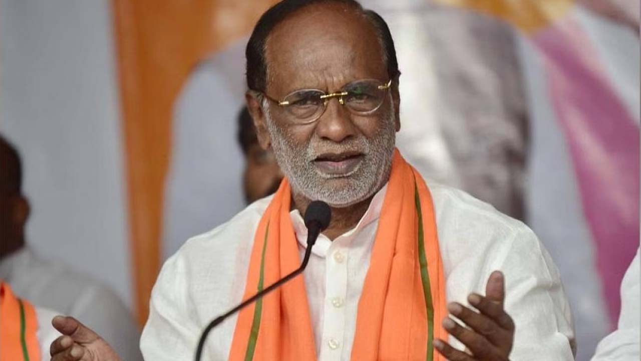 K. Laxman: మునుగోడు ఉప ఎన్నిక ప్రజల ఆత్మగౌరవానికి.. కేసీఆర్ కుటుంబ అహంకారానికి మధ్య పోరు