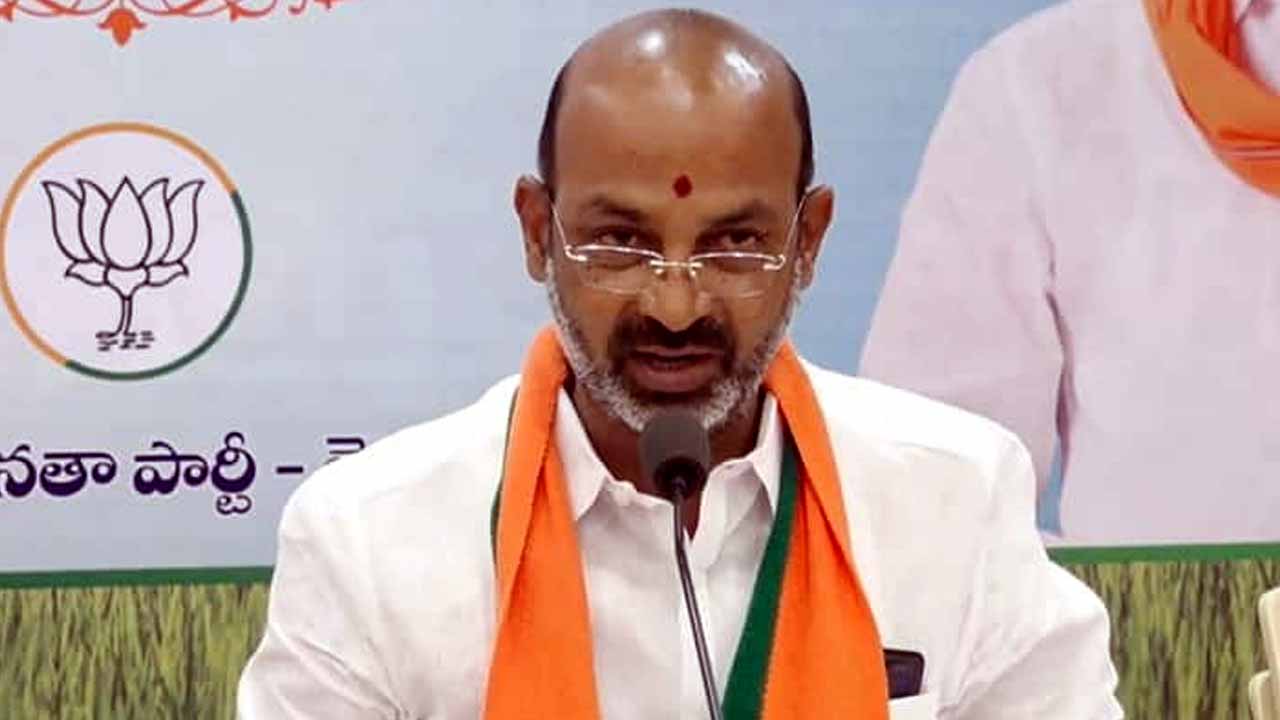 Munugode By Poll : మునుగోడు ఎన్నికలపై బండి సంజయ్ సమీక్ష