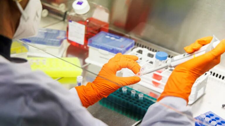 Adar Poonawalla: గర్భాశయ క్యాన్సర్‌ వ్యాక్సిన్‌ ఉత్పత్తి భారత్‌లో అప్పుడే..