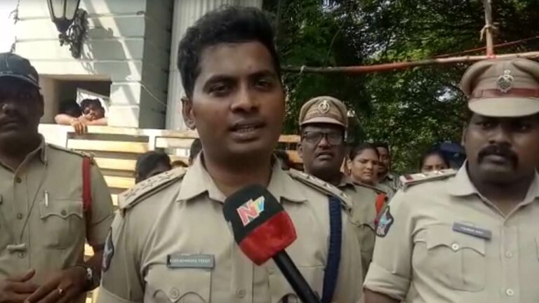 Amaravati Farmers Padayatra: పాదయాత్రను మేం ఆపలేదు.. ఐడీ కార్డులతో వస్తే ఇప్పుడే అనుమతి..!