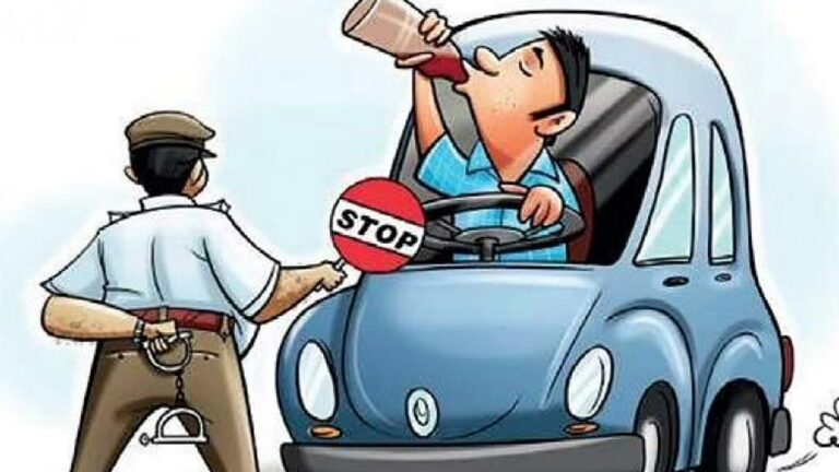 Drunken Drive : దిల్‌సుఖ్‌నగర్‌లో మందుబాబుల వీరంగం.. నగ్నంగా..