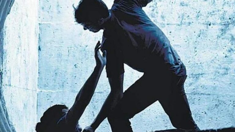 Security Guard : ఓనర్‎ను కత్తితో పొడిచిన సెక్యూరిటీ.. అలా చేశాడన్న కోపంతో దారుణం