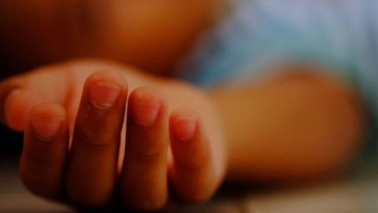 Boy Fell From  Building : భవనం మూడవ అంతస్తుపై నుండి కింద పడ్డ 17 నెలల బాలుడు