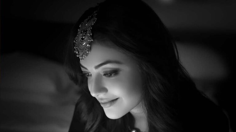 Kajal Aggarwal: ఏమాత్రం క్రేజ్‌ తగ్గని చందమామ.. లెగ్స్ అందాలను హైలెట్ చేస్తూ..