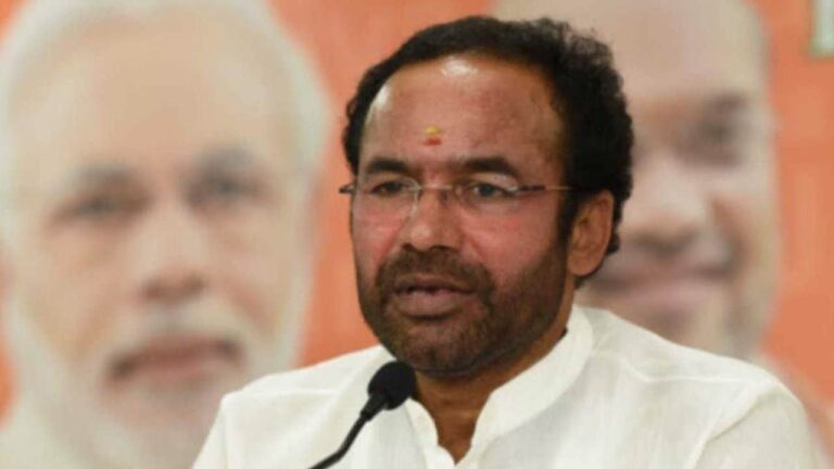 Kishan Reddy :  టీఅర్ఎస్ తొండి ఆట ఆడుతోంది.. మంత్రులు ఏకంగా ప్రజలకు లిక్కర్, చికెన్ వడ్డిస్తున్నారు
