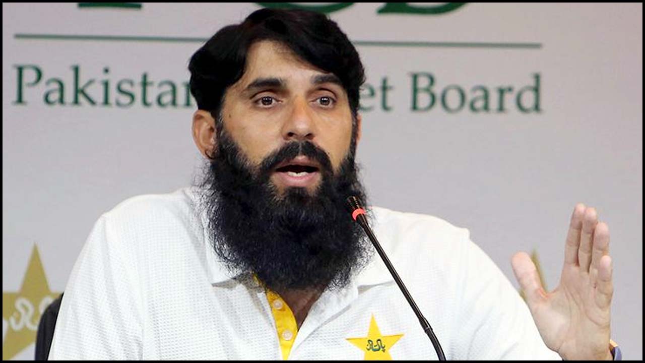 Misbah ul Haq: పాక్ మాజీ కోచ్ సంచలన వ్యాఖ్యలు.. పొట్టలు వేలాడదీసుకుని..