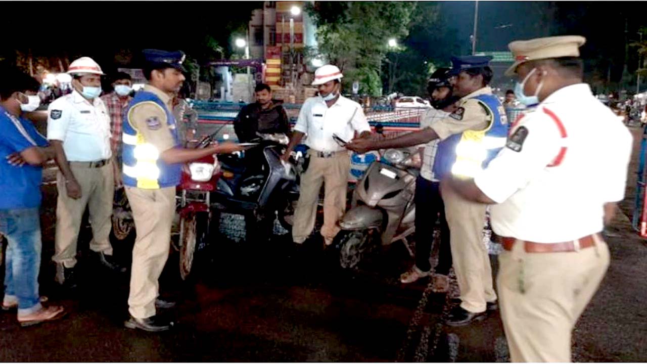Operation rope giving good results: సత్ఫలితాలిస్తున్న ట్రాఫిక్‌ నిబంధనలు.. అంతా దారికొస్తున్నారు
