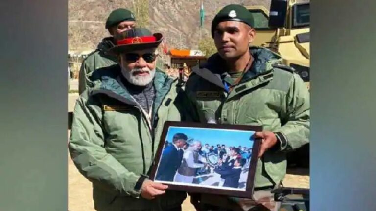 PM Narendra Modi: అప్పటి ఆ విద్యార్థే.. 21 ఏళ్ల తరువాత ఆర్మీ మేజర్‌గా ప్రధాని మోదీ ముందుకు..