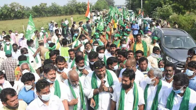 Amaravati Farmers: అమరావతి రైతుల పాదయాత్రకు బ్రేక్‌..