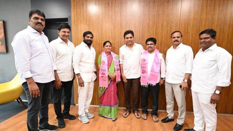 Palle Ravikumar : కాంగ్రెస్‌కు షాక్‌.. టీఆర్‌ఎస్‌లోకి పల్లె రవి దంపతులు