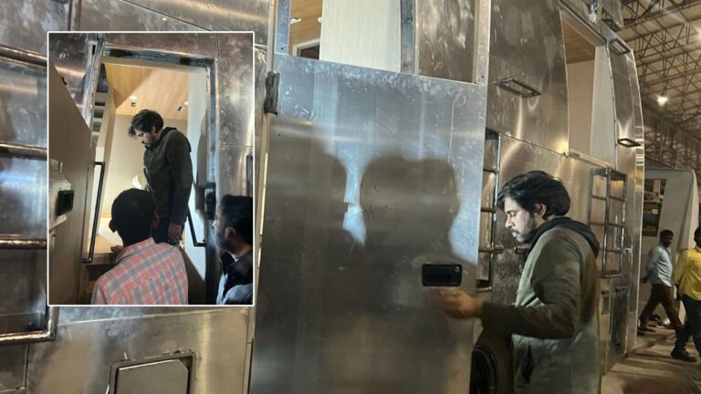 Pawan Kalyan bus yatra: పవన్‌ ప్రత్యేక బస్సుకు తుది మెరుగులు.. పరిశీలించిన జనసేనాని..