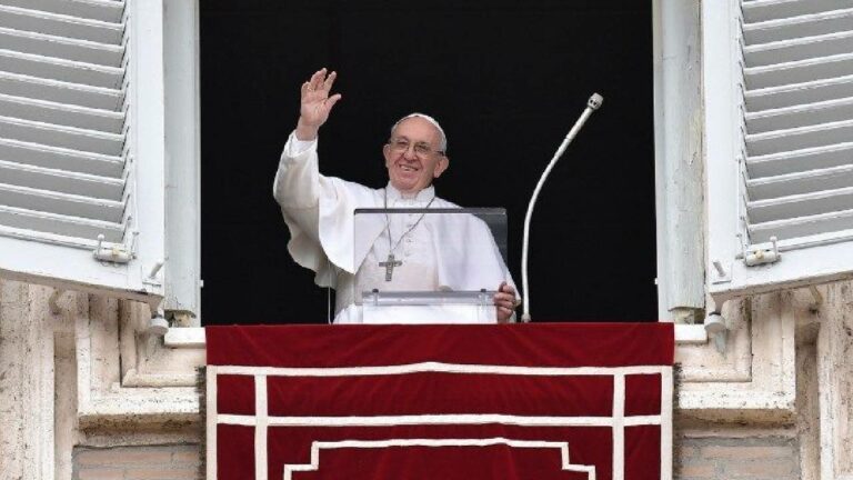 Pope Francis: ఇంకెంత రక్తపాతం జరగాలి.. దయచేసి పుతిన్, జెలన్ స్కీలు యుద్ధాన్ని ఆపాలి