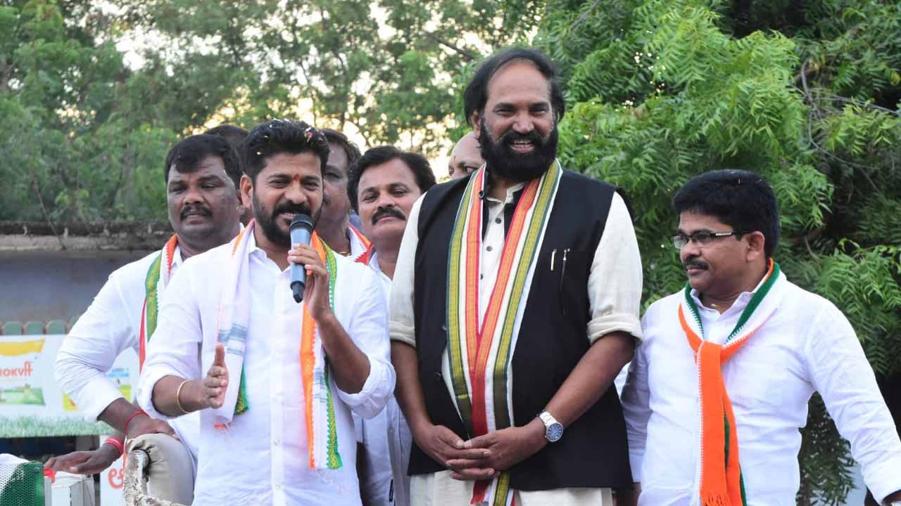 Revanth Reddy : 22 వేల కోట్ల పనుల కోసం బీజేపీలోకి రాజగోపాల్ రెడ్డి పోయాడు