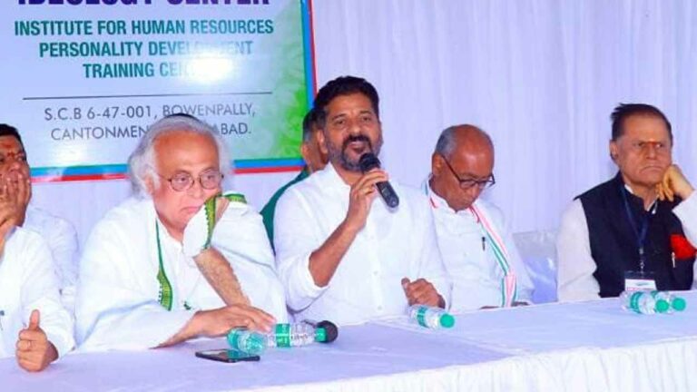 Revanth Reddy : అమ్ముడు పోయిన సన్నాసులకు గుణపాఠం చెప్పాలి