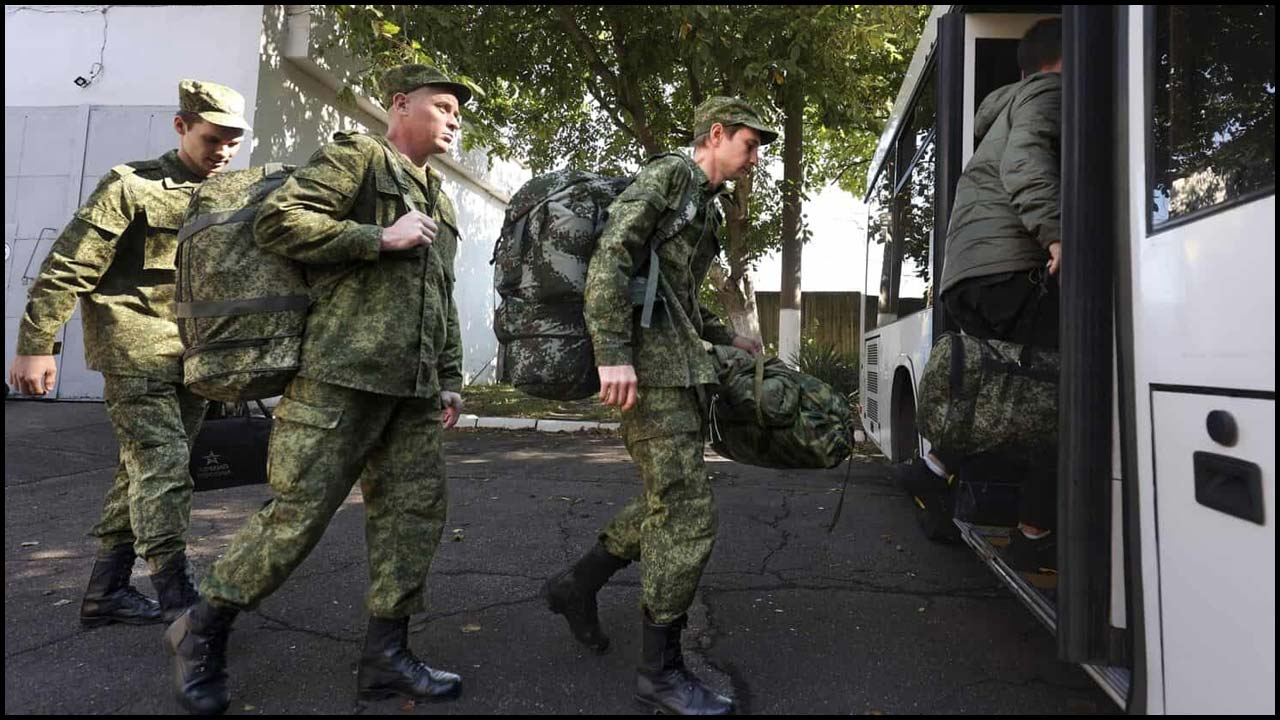 Russia – Ukraine War: రష్యాకు భారీ షాక్.. వేలమంది వెనక్కి