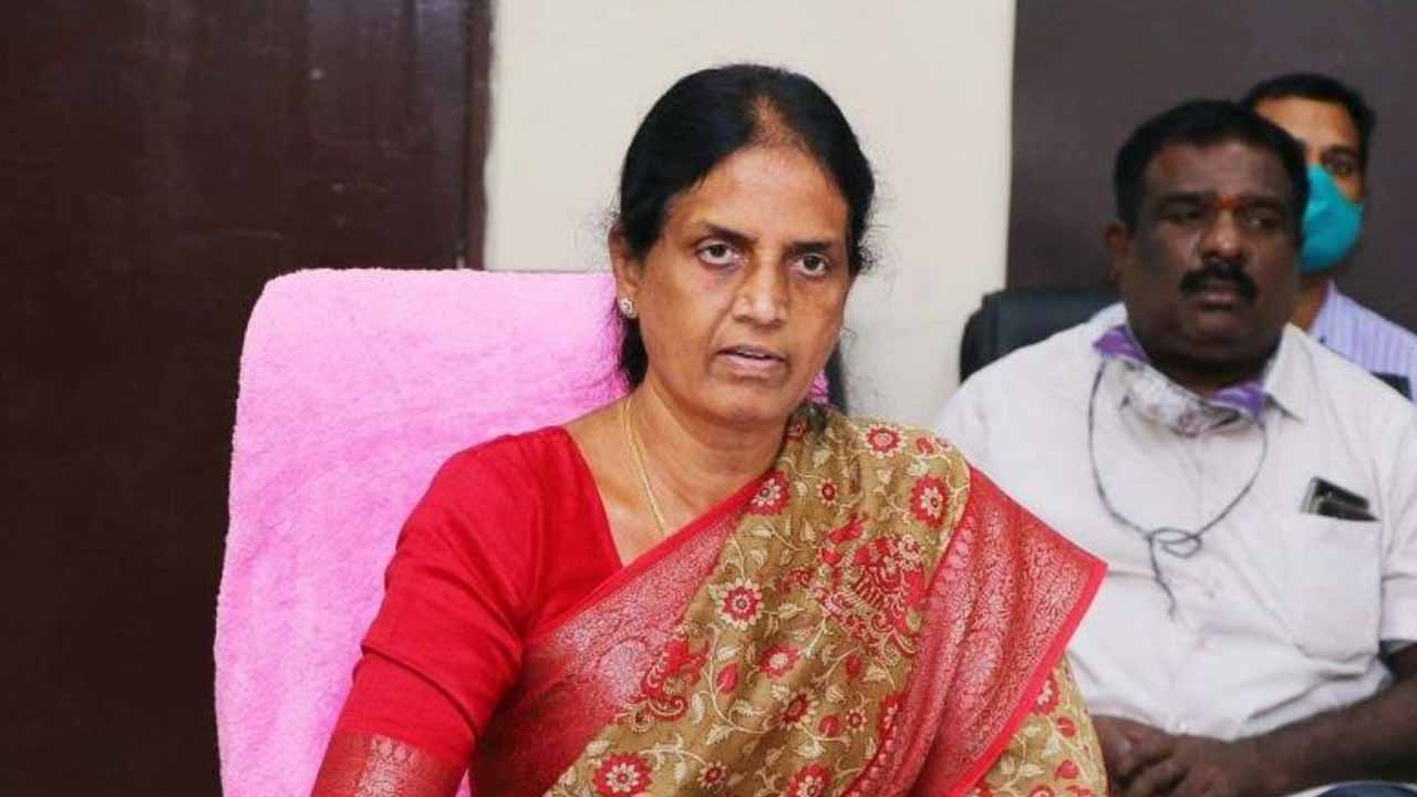 Sabitha Indra Reddy : సీఎం కేసీఆర్‌ విద్య, వైద్యానికి పెద్దపీట వేశారు