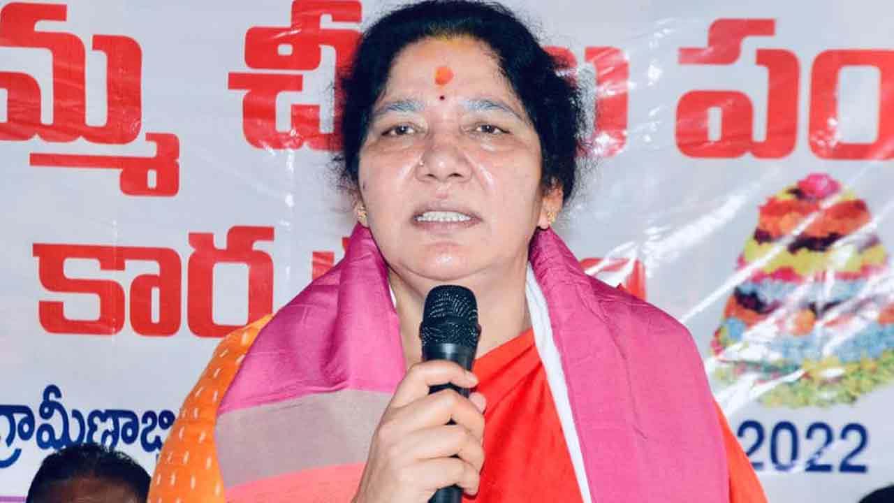 Satyavathi Rathod : కోవర్టులుగా పని చేయడం కంటే పార్టీ వీడటమే మంచిది