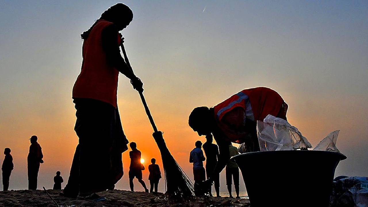 Swachh Survekshan Awards 2022: ఆరోసారి క్లీన్ సిటీగా ఇండోర్‌కే పట్టం.. టాప్10లో ఏపీ నుంచి మూడు నగరాలు.