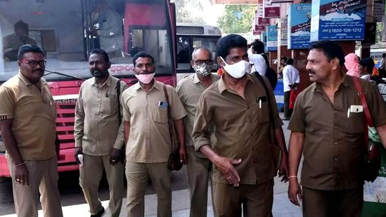 TSRTC : ఆర్టీసీ ఉద్యోగులకు అదిరిపోయే న్యూస్‌.. ఆ డబ్బులు చెల్లించేందుకు గ్రీన్‌ సిగ్నల్‌