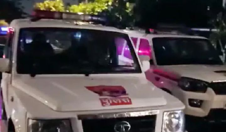 Uttar Pradesh: విద్యార్థినిపై ఉపాధ్యాయుడి లైంగిక వేధింపులు.. మాట వినకపోవడంతో..