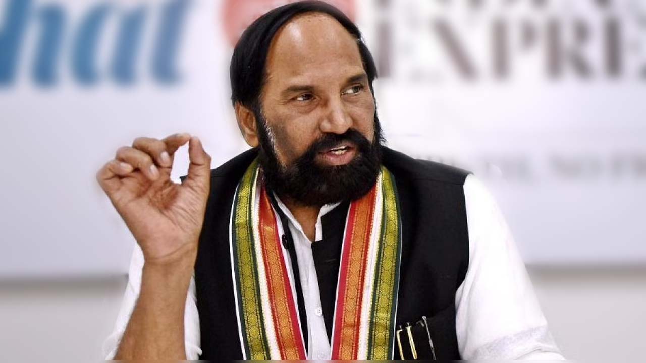 Uttam Kumar Reddy: బీజేపీ కేంద్రంలో దోపిడీ చేసిన సొమ్ము మునుగోడులో పెడుతుంది