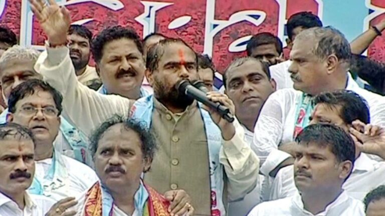 Vishaka Garjana: మూడురాజధానులు కావాల్సిందే… గళమెత్తిన జనం