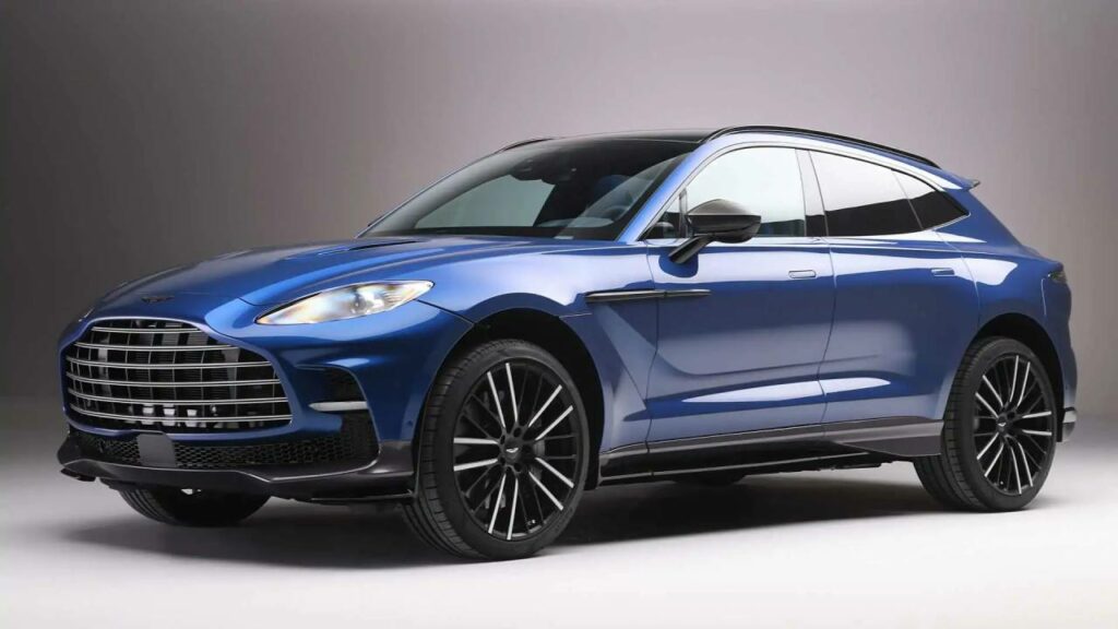 Aston Martin Dbx707 Side View