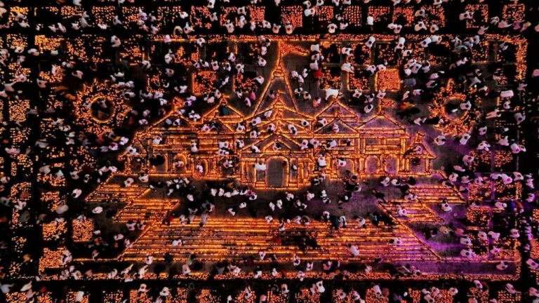 Ayodhya Sets World Record: అయోధ్య గిన్నిస్‌ వరల్డ్‌ రికార్డు.. సరయూ నది ఒడ్డున 15 లక్షల దీపాలు