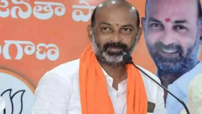 Bandi Sanjay: విమానం కొన్నది వారిద్దరే.. భవిష్యత్‌లో ఆ ఇద్దరూ పొత్తు పెట్టుకుంటారేమో..