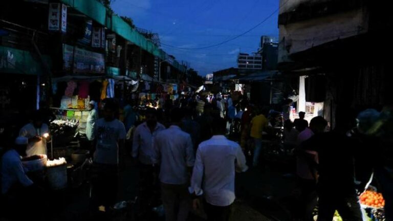 Bangladesh: పవర్ గ్రిడ్ ఫెయిల్.. అంధకారంలో బంగ్లాదేశ్