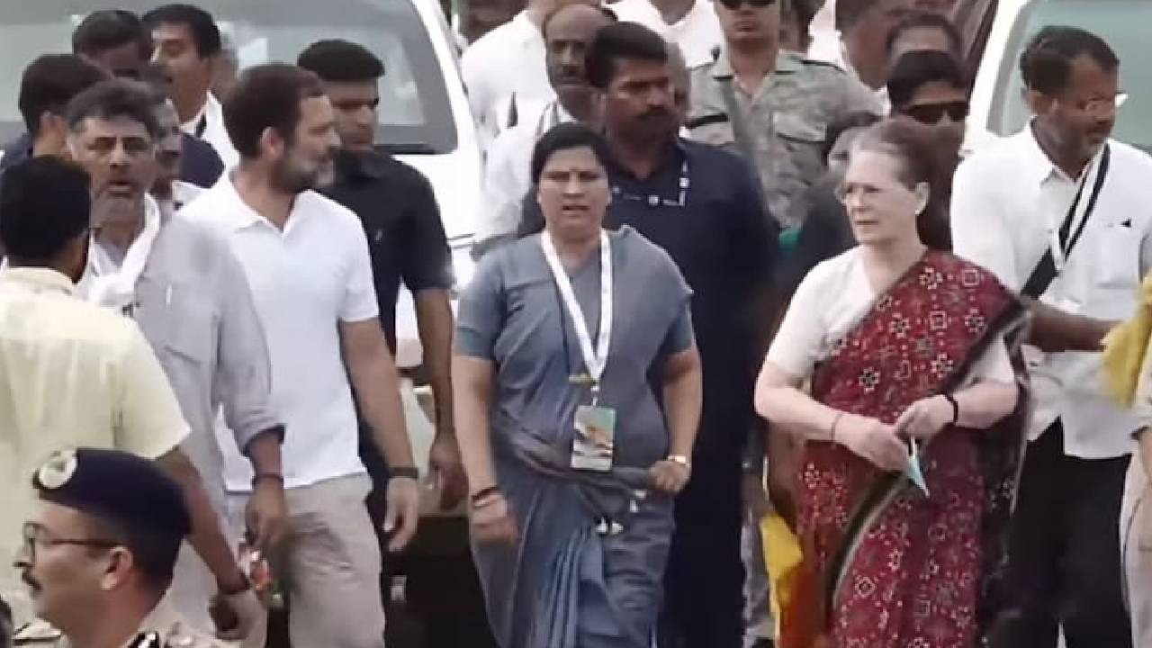 Bharat Jodo Yatra: భారత్ జోడో యాత్రలో పాల్గొన్న సోనియాగాంధీ.