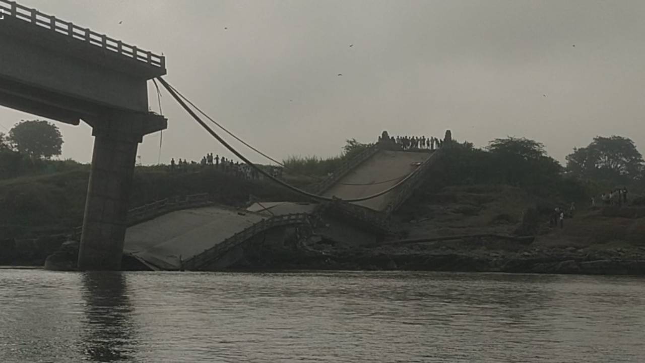 Bridge Collapse: కూలిన కాగజ్‌నగర్ అందెవెల్లి బ్రిడ్జి