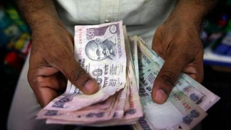 Volunteer Cheating: చీటర్ వాలంటీర్.. అంథుడి పింఛన్ మాయం