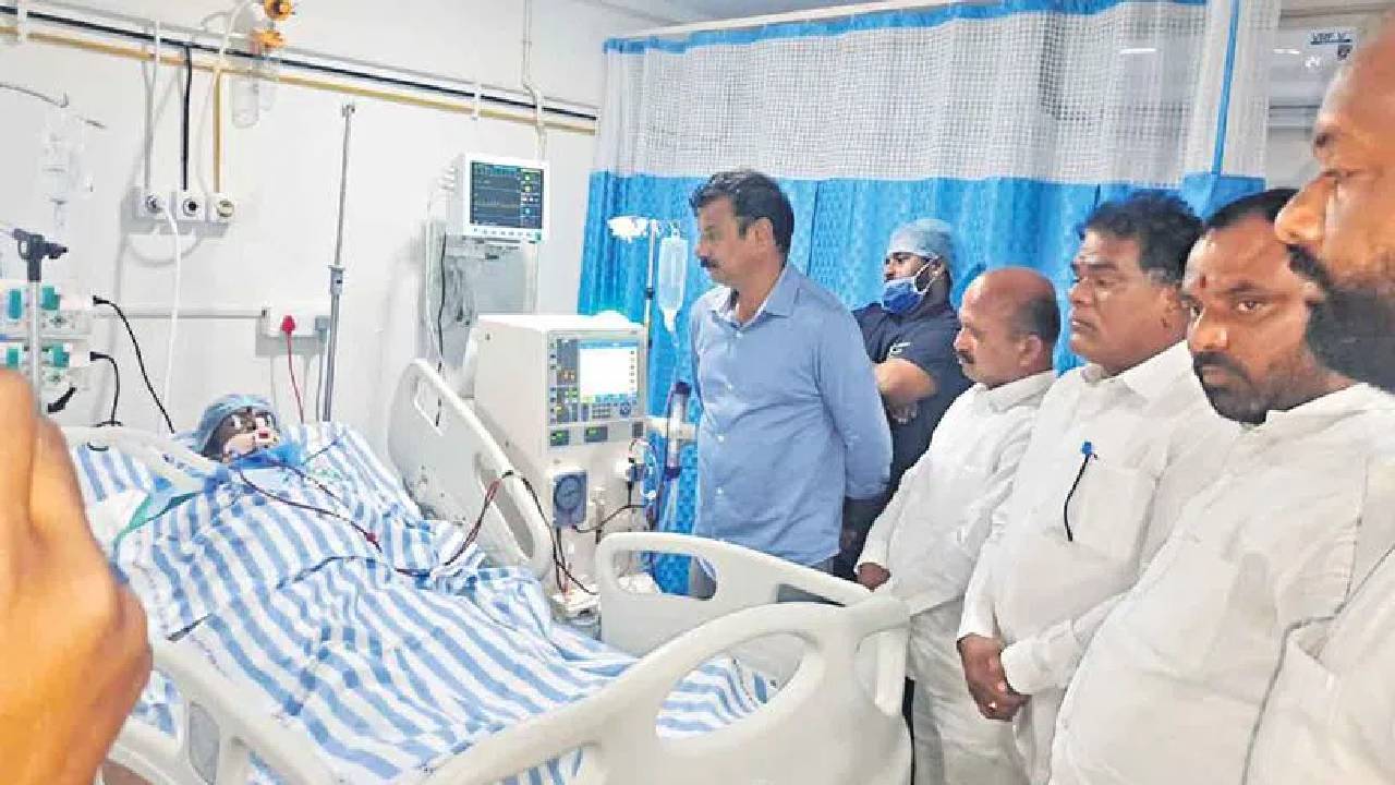 Chegunta: ఆ ఊరికి ఏమైంది.. దీపావళి నుంచి 70మంది గ్రామస్తులకు వాంతులు విరేచనాలు