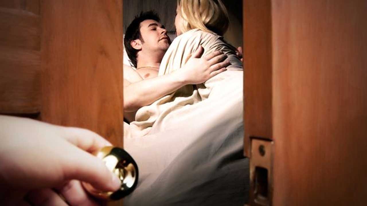 Crime News: చెల్లితో ఎఫైర్.. ‘ఉప్పెన’ సీన్ రిపీట్ చేసిన అన్న