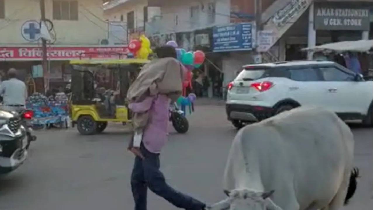 Madhya Pradesh:చిన్నారి మృతదేహంతో మేనమామ.. బస్ టిక్కెట్ కి కూడా డబ్బుల్లేక