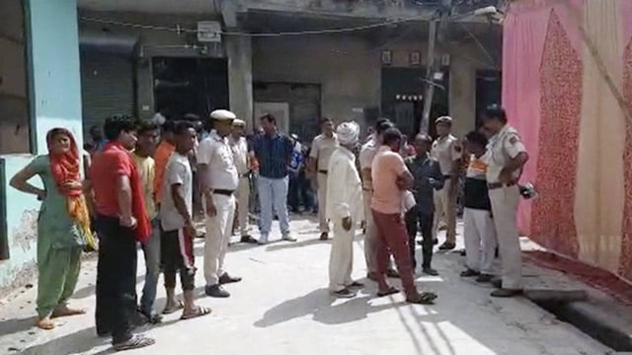 Delhi: ఇన్‌స్టాగ్రామ్ లైక్స్, కామెంట్స్ గొడవ.. ఇద్దరి దారుణహత్య