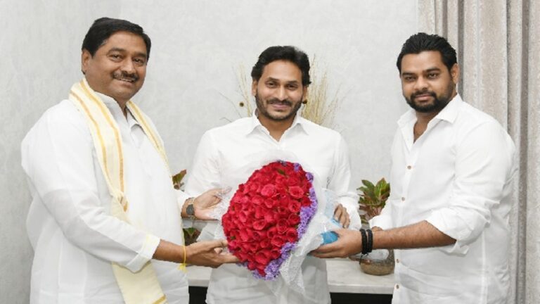 Dharmana Prasad Rao: రాజీనామాకు సిద్ధపడ్డ మంత్రి ధర్మాన.. వారించిన సీఎం జగన్