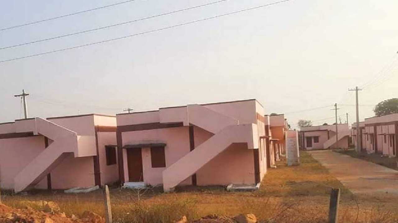 double bedroom scam: డబుల్ బెడ్రూం స్కాంలో నలుగురి అరెస్ట్