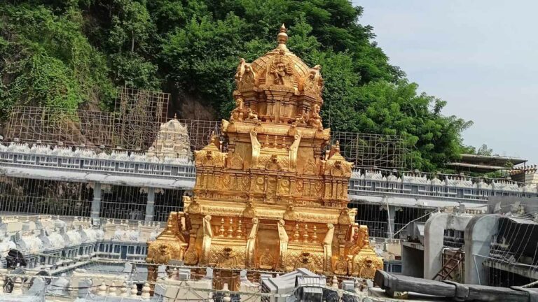 Vijayawada: ఈనెల 25న ఇంద్రకీలాద్రిపై దుర్గమ్మ ఆలయం మూసివేత