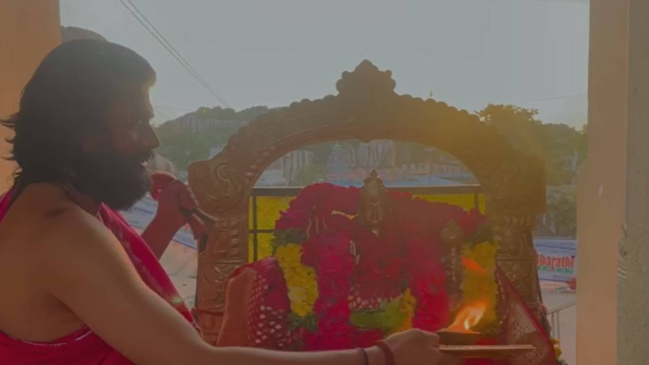 Edupayala Durgamma Temple: వరద నీటిలోనే ఏడుపాయల దుర్గమ్మ