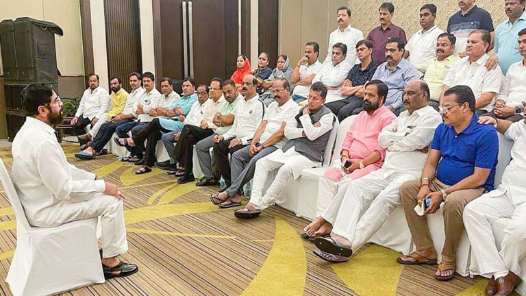 Maharashtra Political Crisis: 22 మంది ఎమ్మెల్యేల అసంతృప్తి..! సీఎం ఏక్‌నాథ్‌ షిండేకు ఎసరు…?