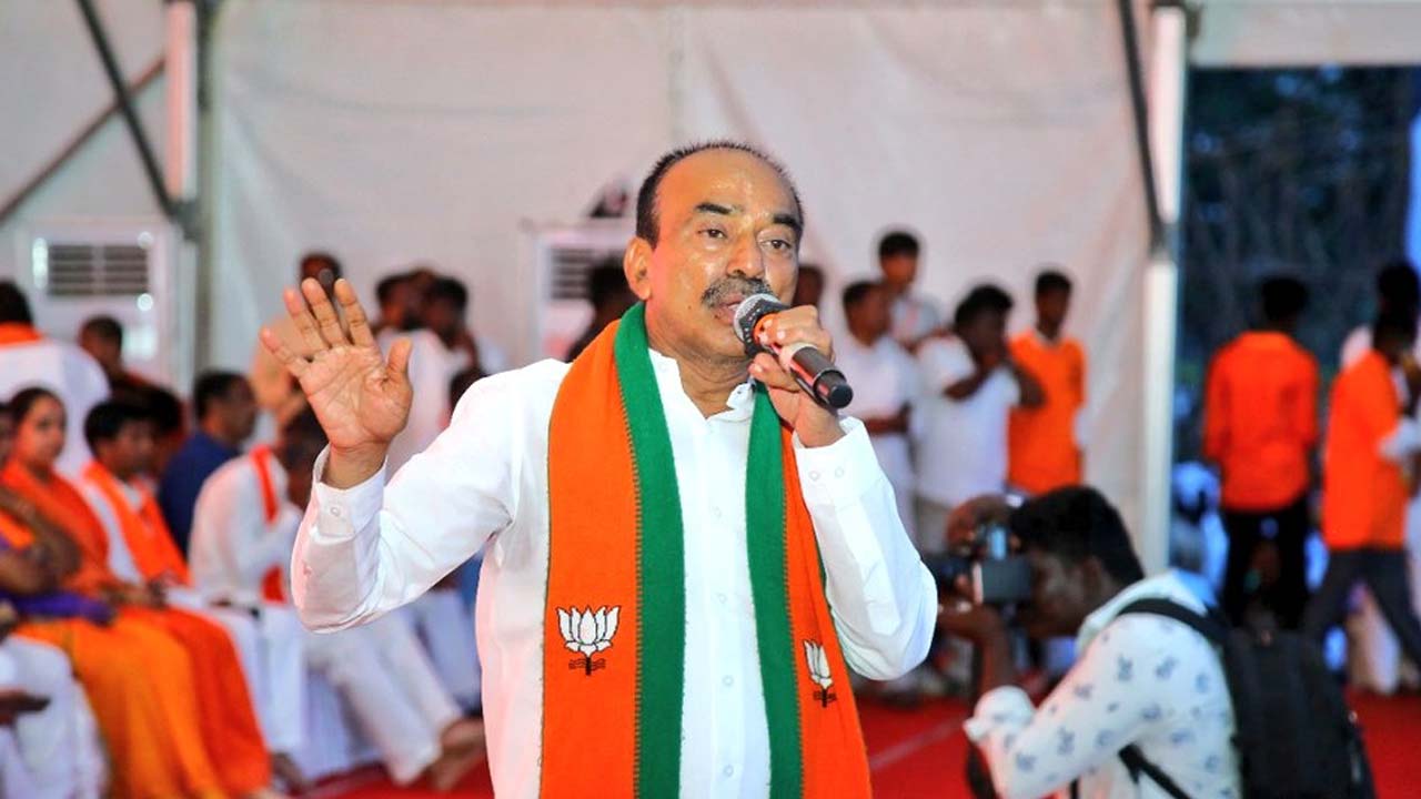 Etela Rajender : ప్రపంచం మొత్తం మునుగోడు వైపు చూస్తుంది