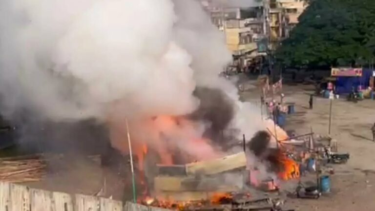 Vijayawada: దీపావళి ముందు రోజే విజయవాడలో భారీ అగ్నిప్రమాదం.. ఇద్దరు సజీవదహనం