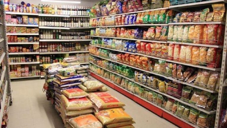 Price Down: సామాన్యులకు శుభవార్త.. తగ్గిన నిత్యావసరాల ధరలు