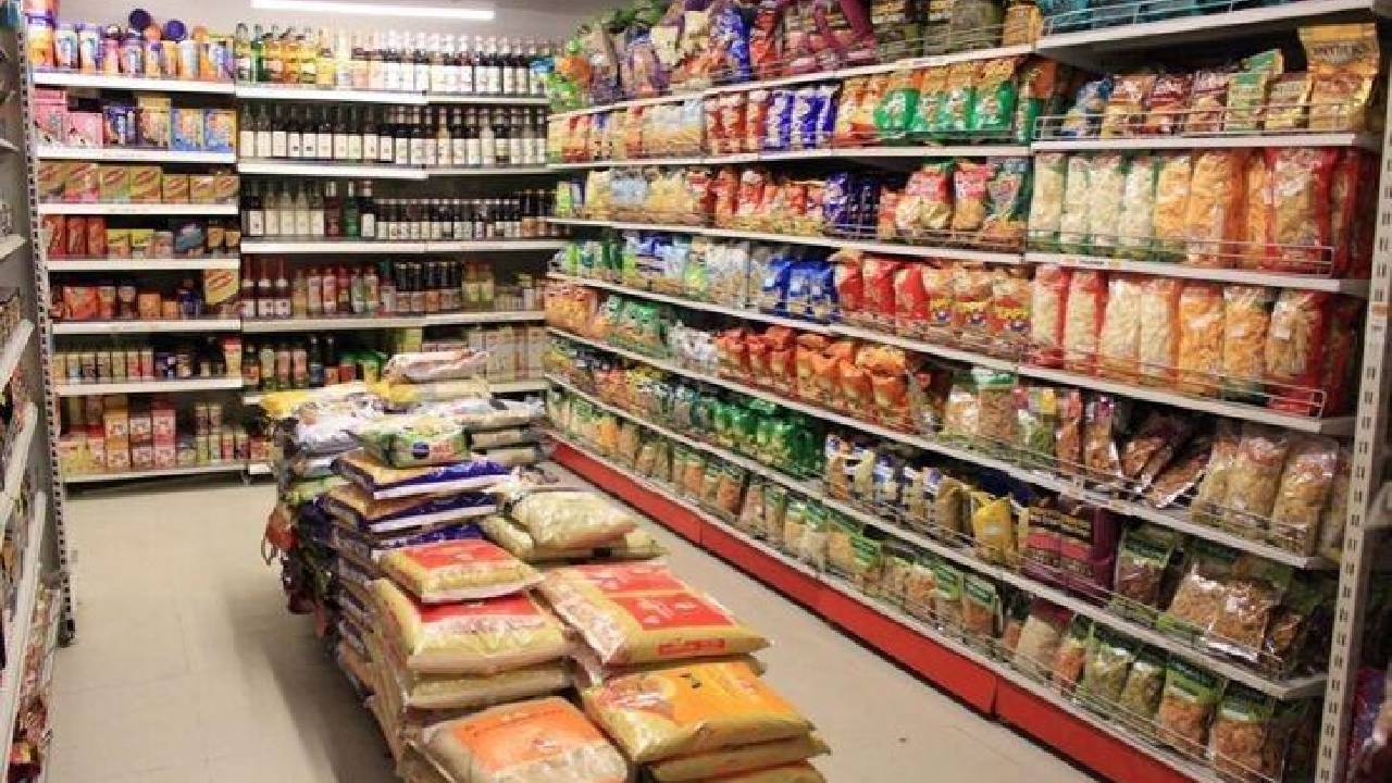 Price Down: సామాన్యులకు శుభవార్త.. తగ్గిన నిత్యావసరాల ధరలు