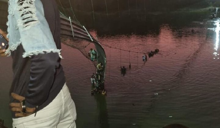 Gujarat Cable Bridge Collapse: కేబుల్ బ్రిడ్జ్ కూలిన ఘటనలో 35 మంది మృతి..