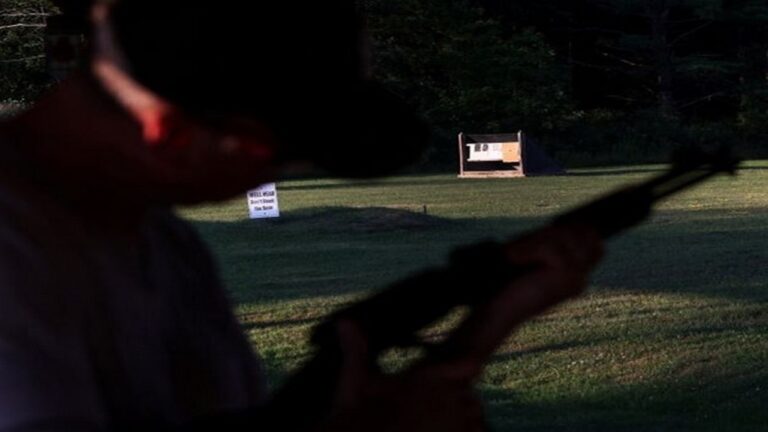 America Shooting: అగ్రరాజ్యంలో మరోసారి పేలిన తుపాకీ.. కాల్పుల్లో 5గురు దుర్మరణం