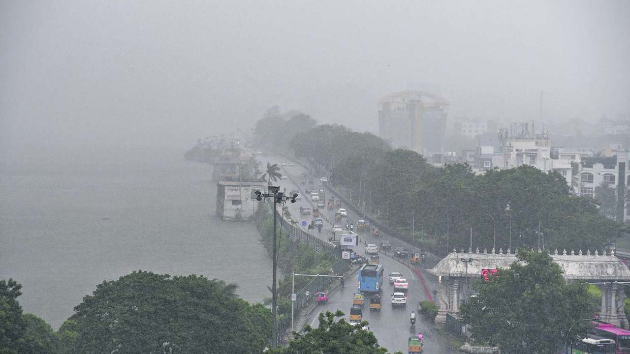 Telangana Wether: మళ్లీ వానలు.. మరో రెండు రోజులు భారీ వర్షాలు..
